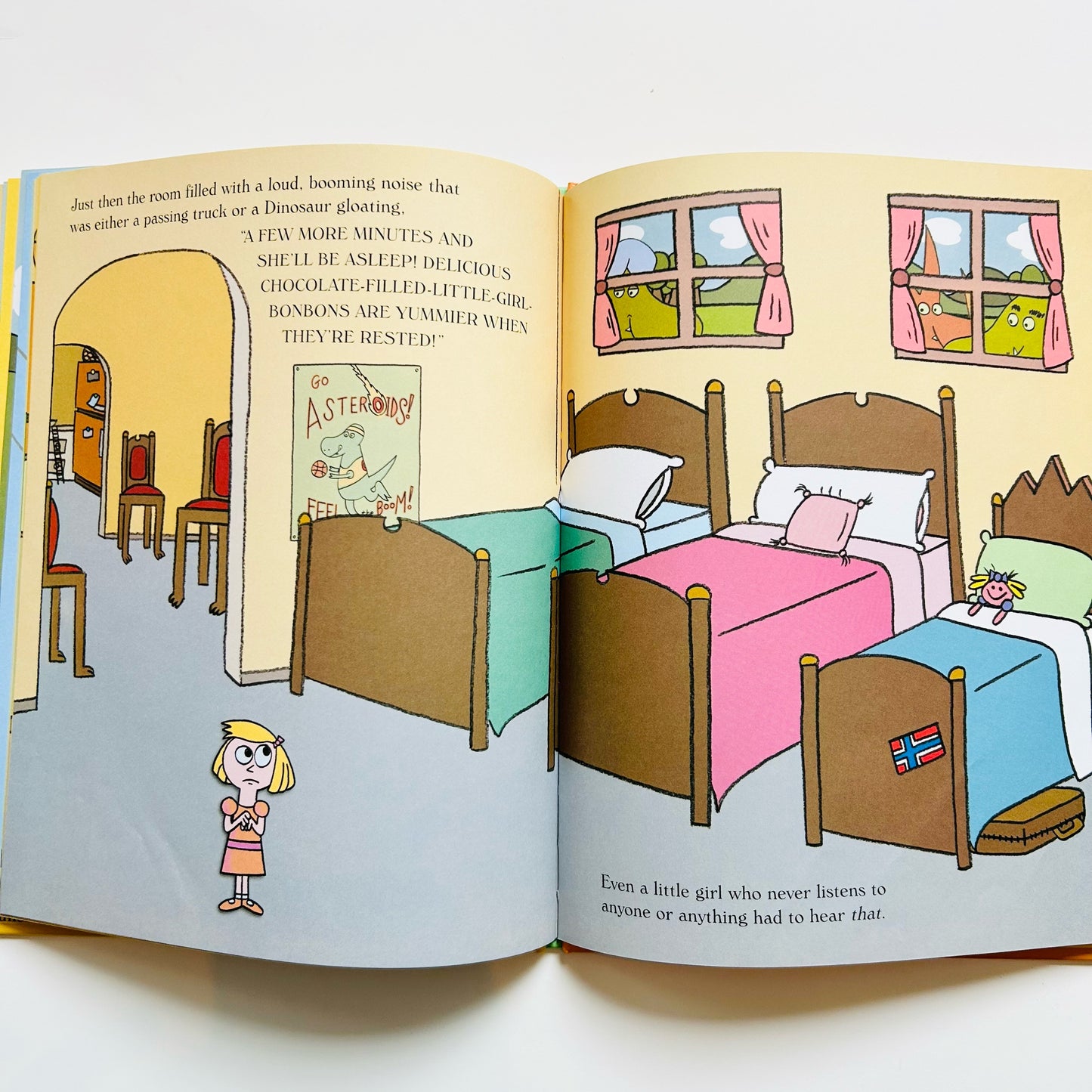 Goldilocks and the Three Dinosaurs: As Retold by Mo Willems