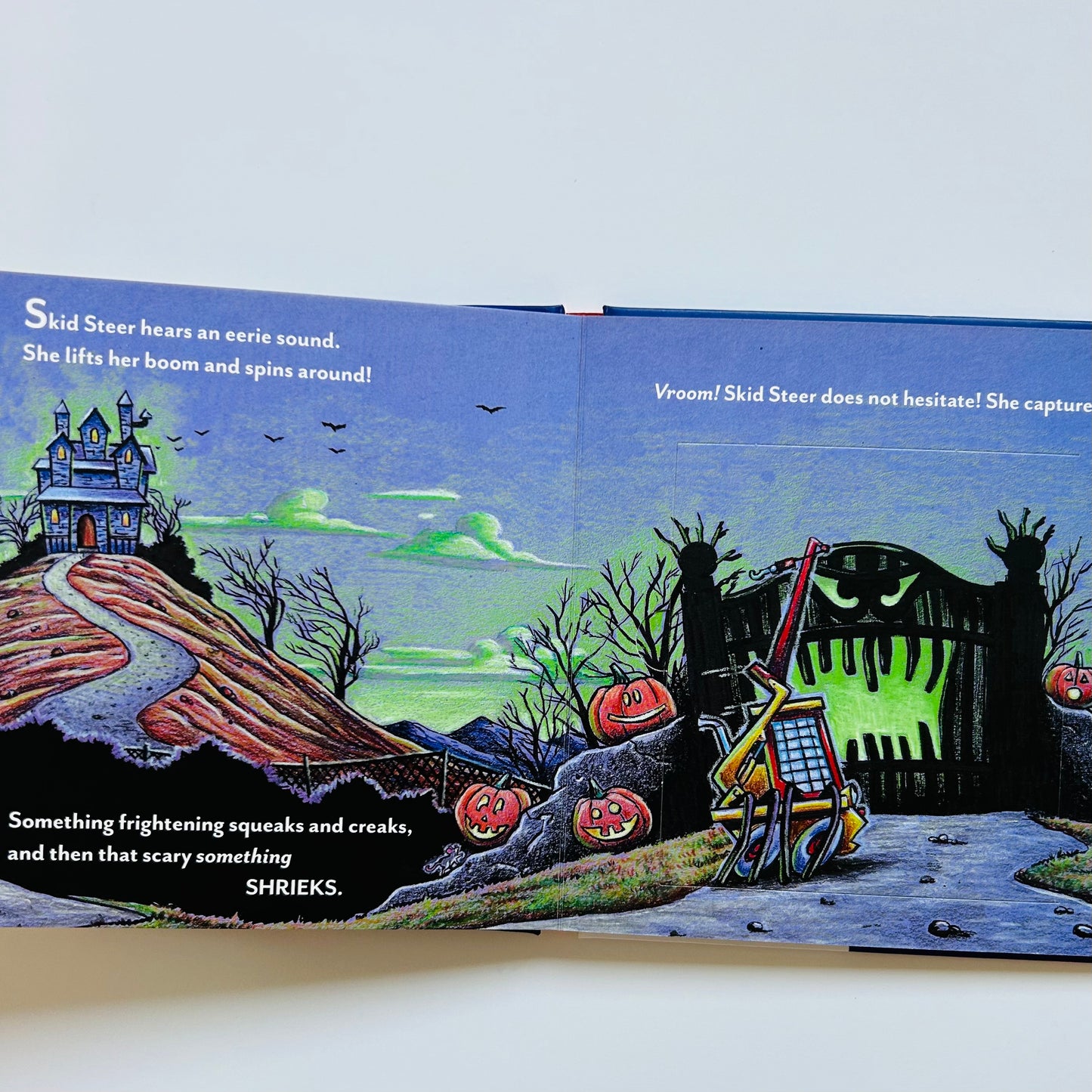 Construction Site Gets a Fright!: A Halloween Lift-the-Flap Book